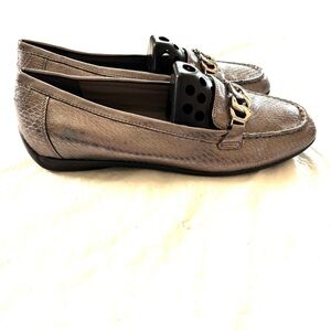 Easy Spirit Antiria3 silver Metallic Loafer SZ 10 M NWOT Has sole stickers